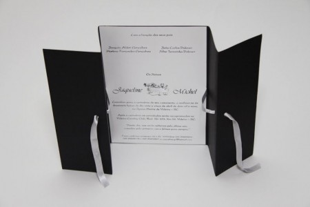 - Tamanho 16x21 - Papel Color Plus 180gr - Impressão Relevo na parte interna.jpg